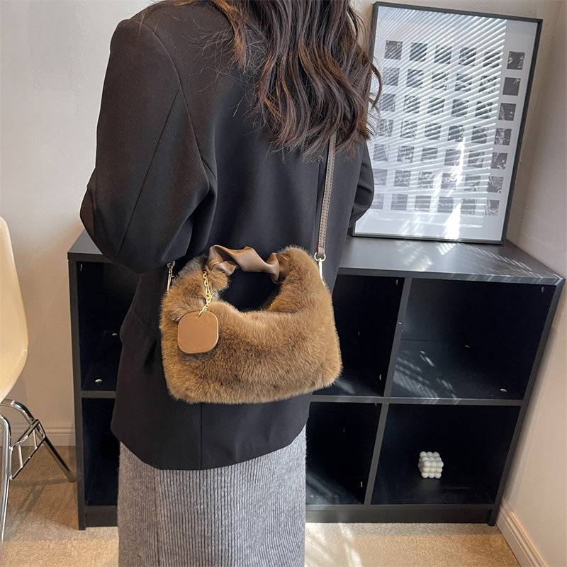 Faux Fur Chic Bag | Multifunctional, Skin-Friendly 2