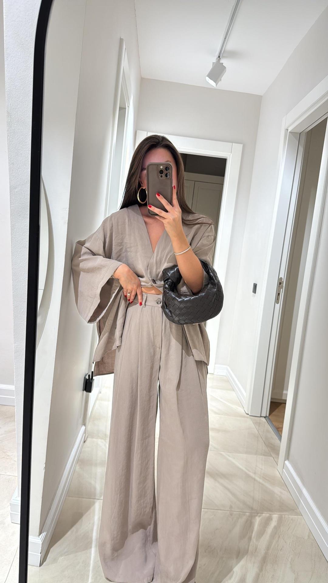 Sola Two-Piece Suit | Comfortable Linen, Versatile Style 4