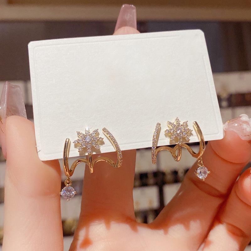 Sparklia Claw Earrings | Celestial Design, Comfortable Fit 8